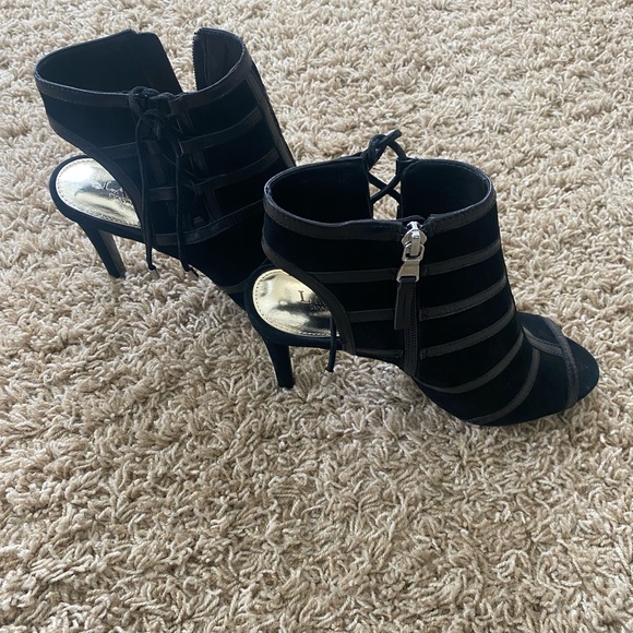 NWOT Ralph Lauren Mimi black suede peep toe heels 6.5 - Picture 3 of 8